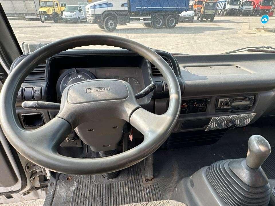 Isuzu NQR75 4X2 Photo 14