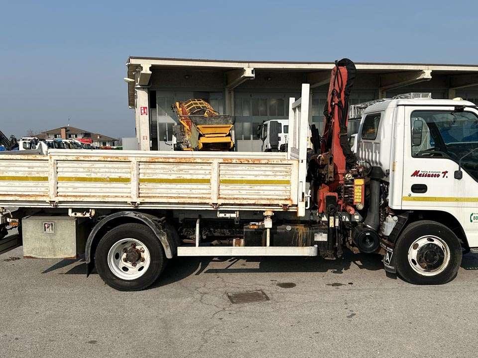 Isuzu NQR75 4X2 Photo 17