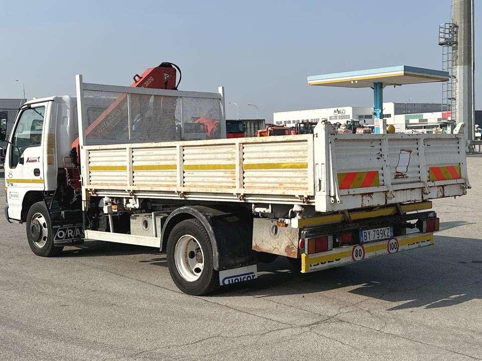 Isuzu NQR75 4X2 Photo 3