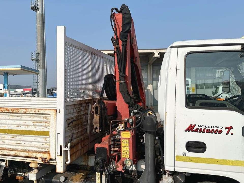 Isuzu NQR75 4X2 Photo 5