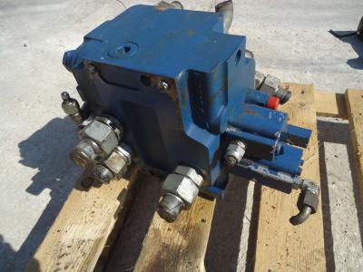 Hydraulic distributor for New Holland W270B sold by OLM 90 Srl