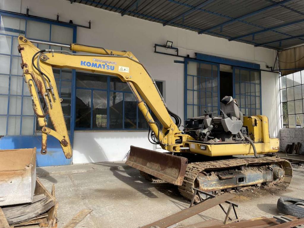 Komatsu PC110R Photo 1