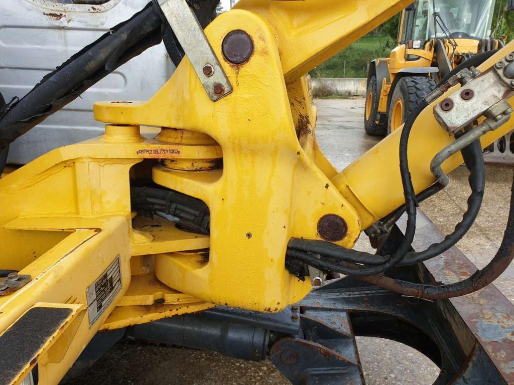 Komatsu PC110R Photo 7