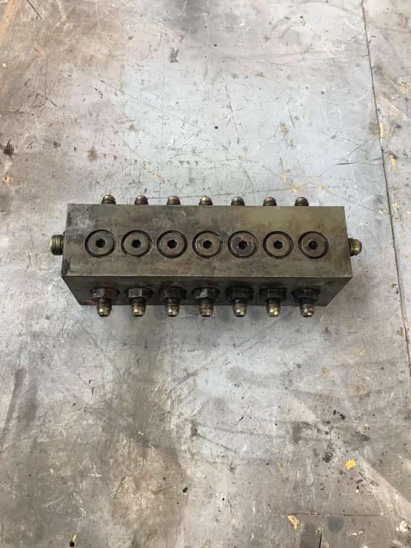 Hydraulic distributor for Fiat Hitachi EX 235 Photo 2