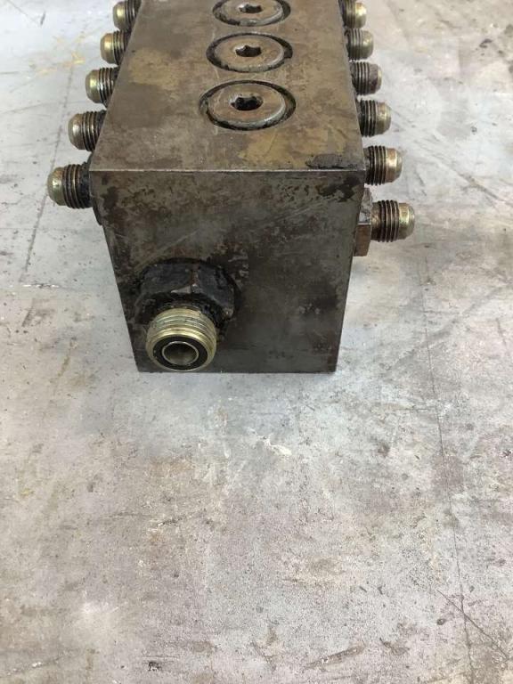 Hydraulic distributor for Fiat Hitachi EX 235 Photo 3
