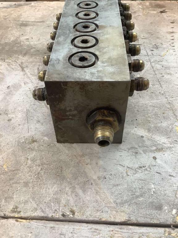 Hydraulic distributor for Fiat Hitachi EX 235 Photo 4