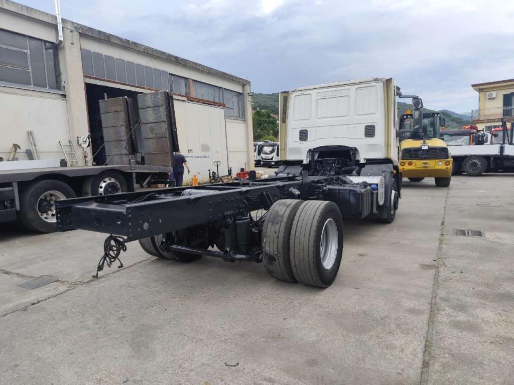 Iveco EUROCARGO 150E22P Photo 24
