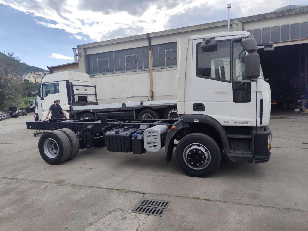 Iveco EUROCARGO 150E22P Photo 27