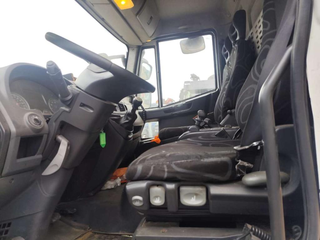Iveco EUROCARGO 150E22P Photo 6