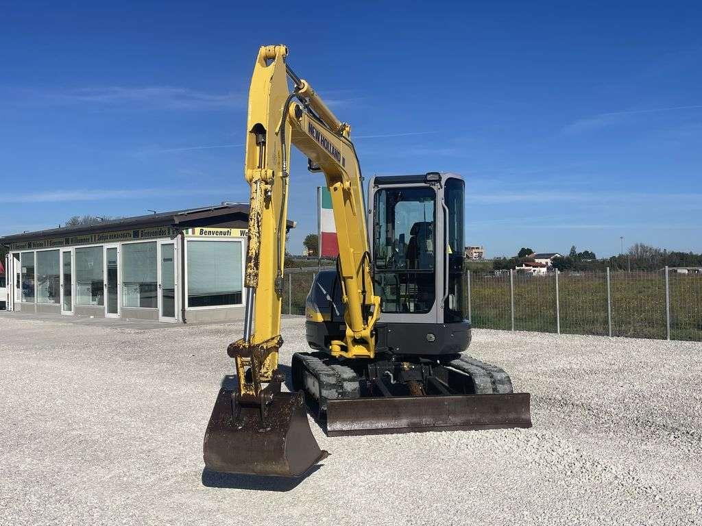 New Holland E 50.2 C Photo 3