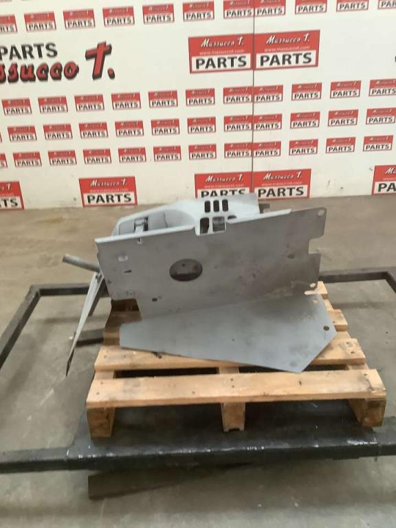Parti carrozzeria varia for Hitachi ZAXIS 135US Photo 3