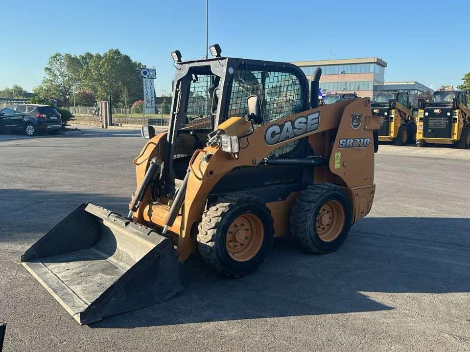 Case SR 210 Photo 1