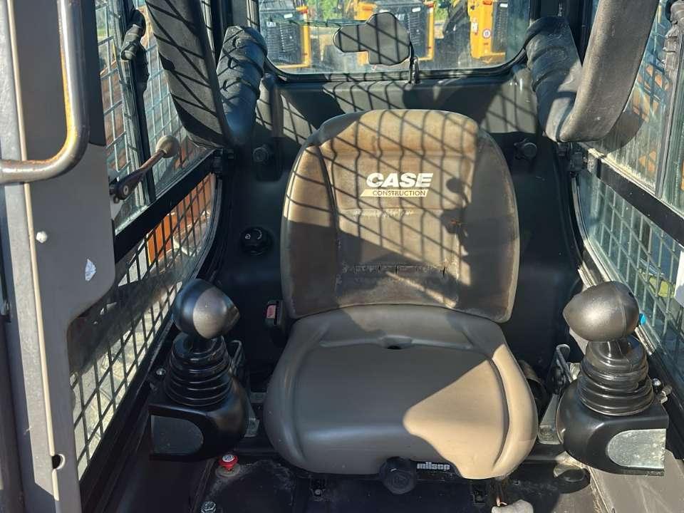Case SR 210 Photo 3