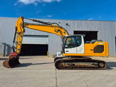 Liebherr 922LC sold by Aertssen Trading