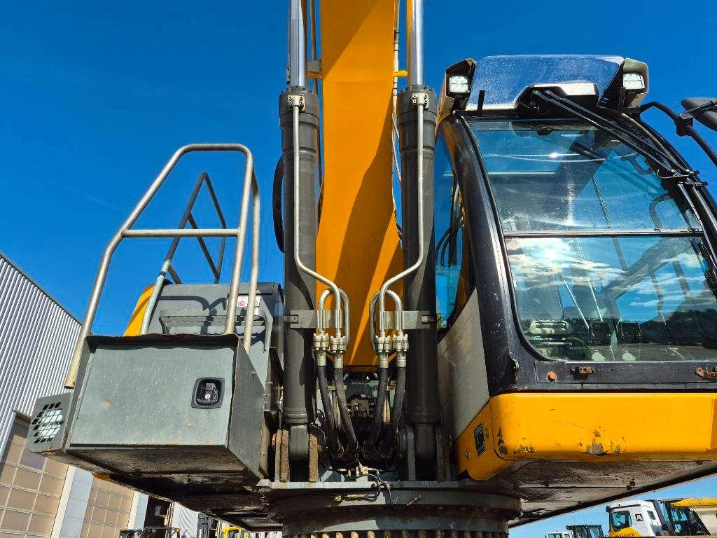 Liebherr 922LC Photo 23