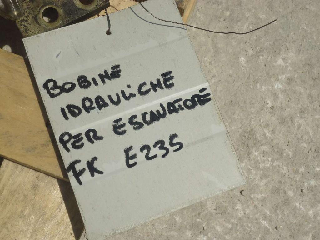 Hydraulic coils for Fiat Kobelco E235 Photo 3