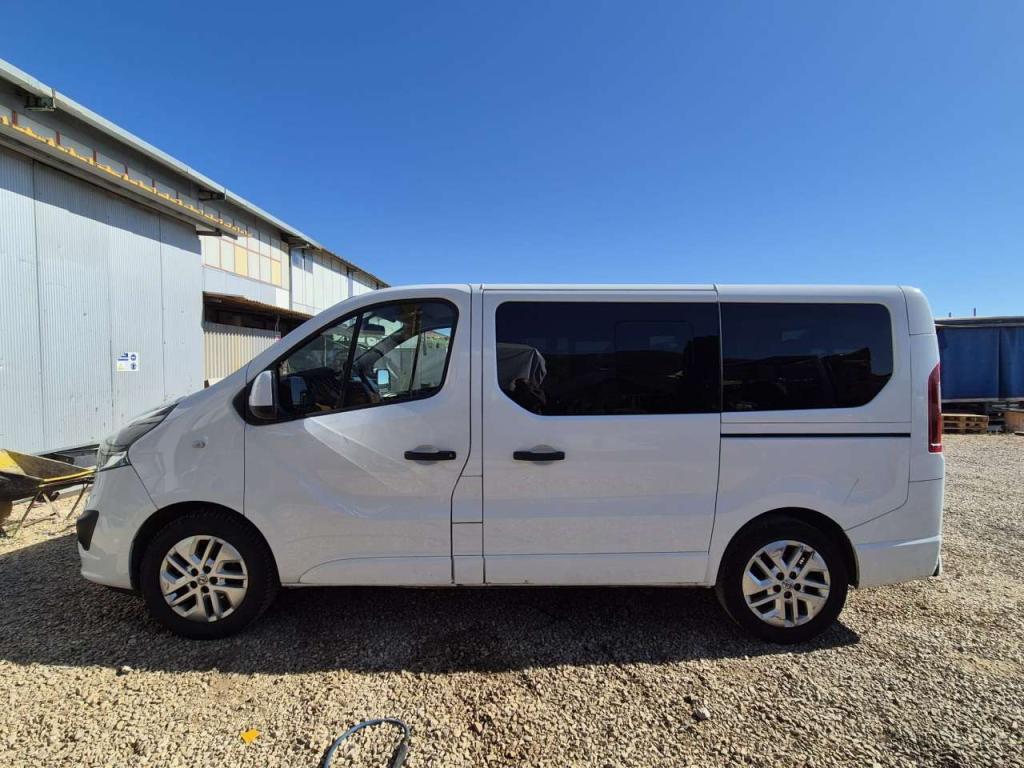 Opel VIVARO Photo 2