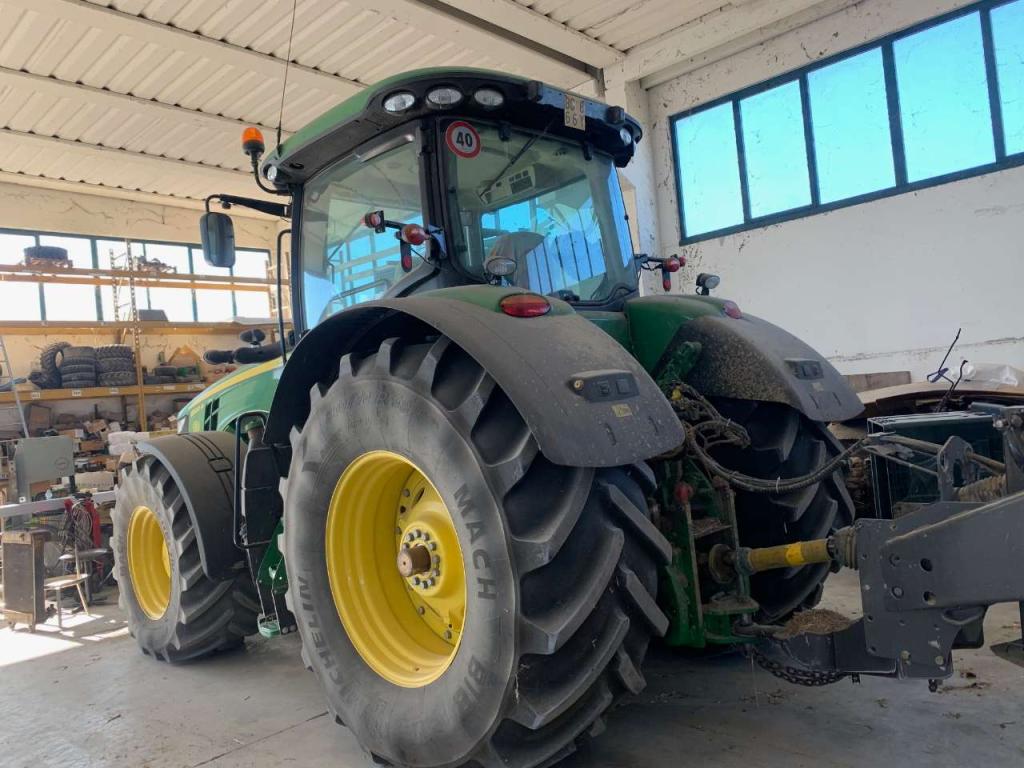 John Deere Trattore per lavori di campo 8320 R Photo 1