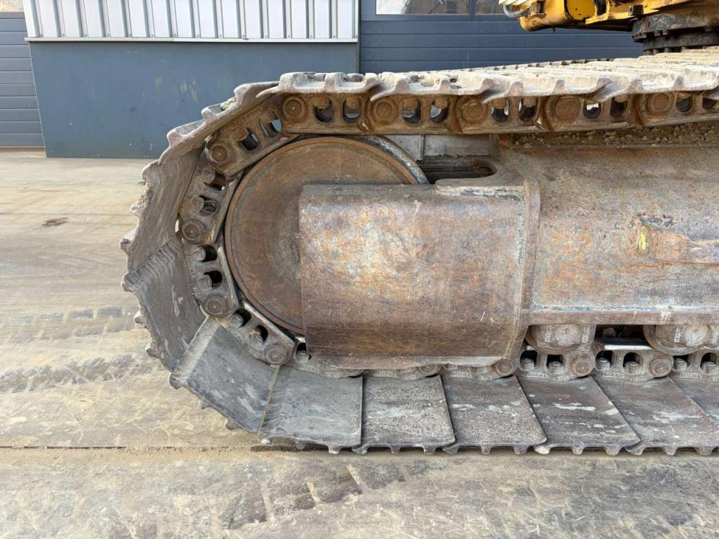 Caterpillar 320FL Photo 11