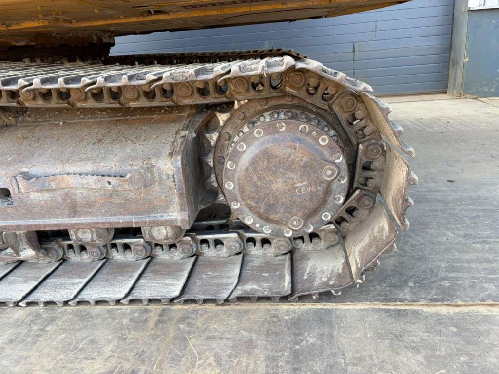 Caterpillar 320FL Photo 12
