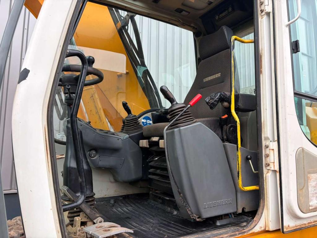 Liebherr A314 Photo 17