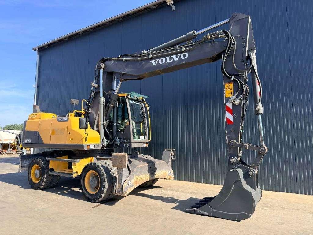 Volvo 180D Photo 3