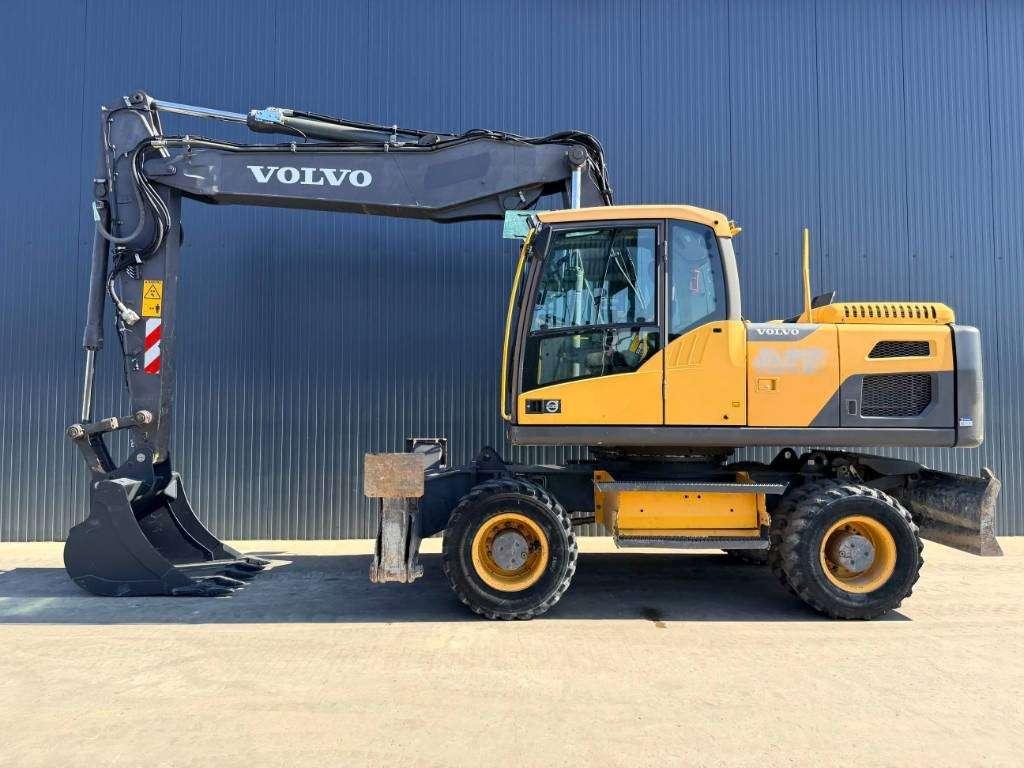Volvo 180D Photo 5