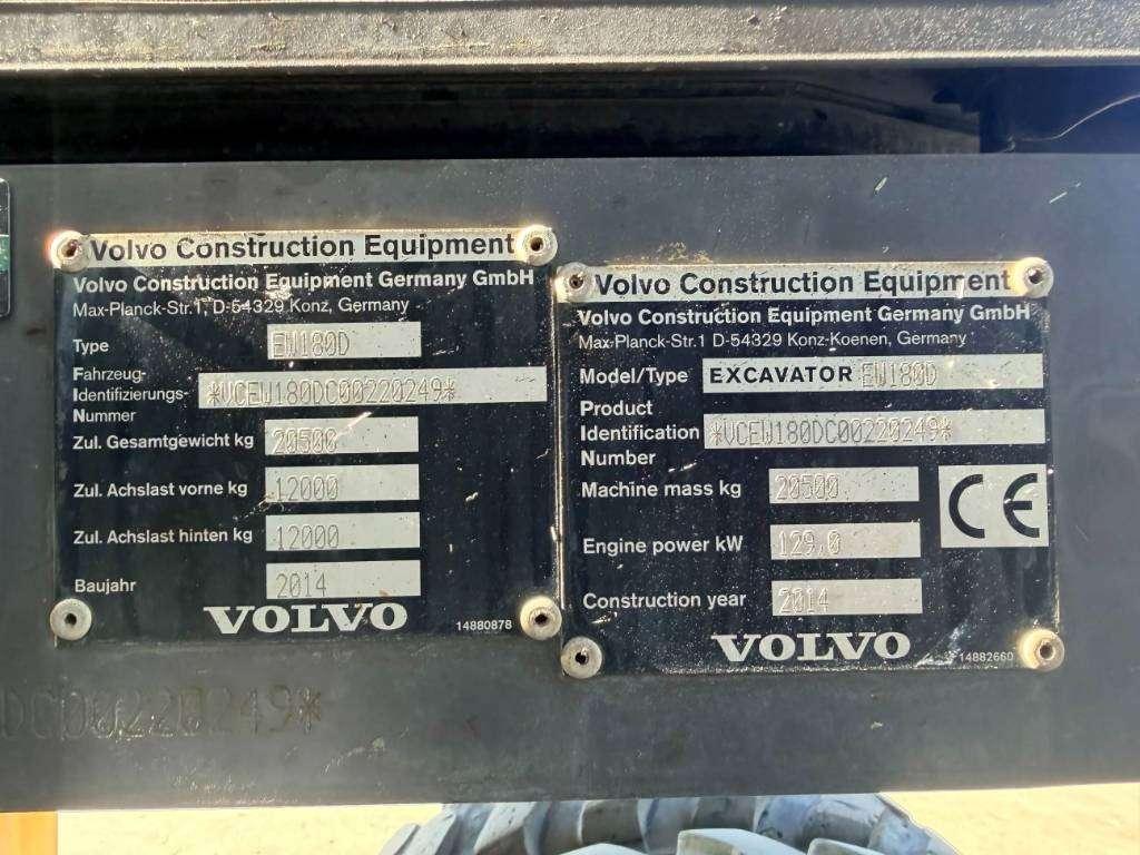 Volvo 180D Photo 9