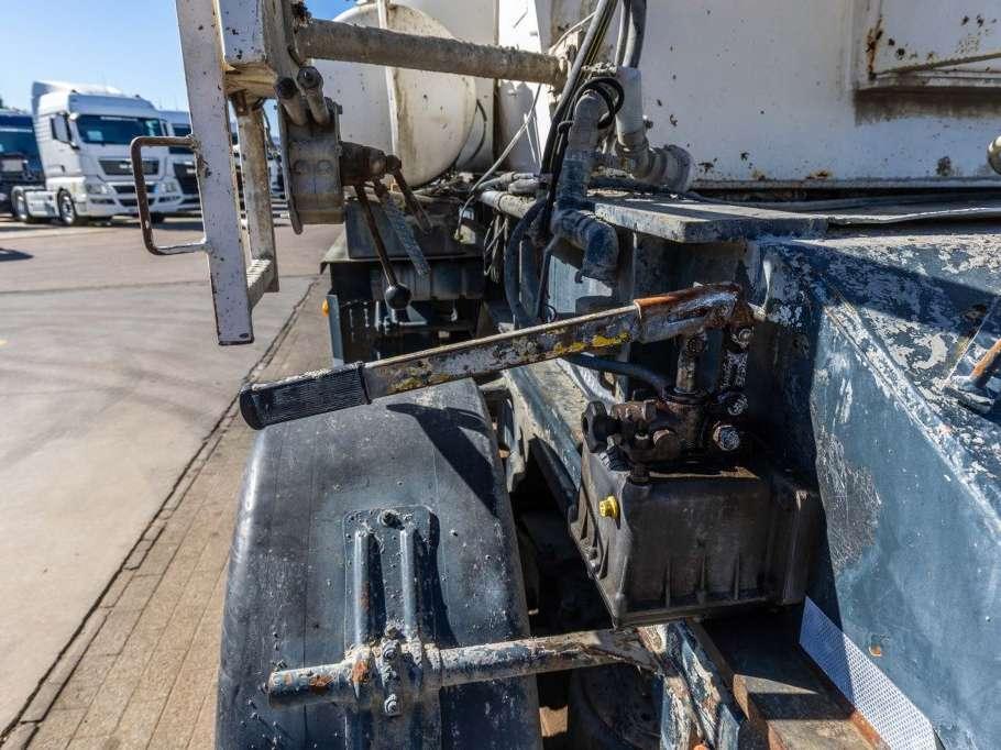 Renders BETON MIXER 12M3 + MOTOR (MALAXEUR/MISCHER) Photo 21