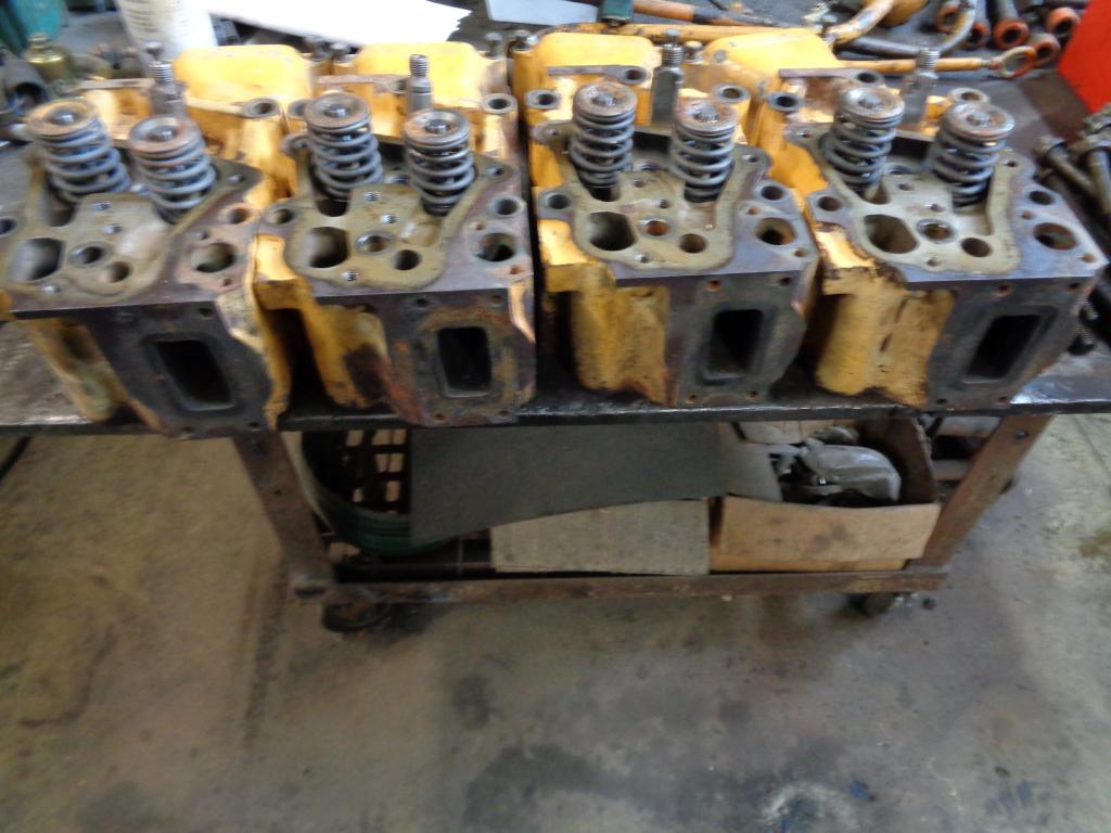 Cylinder head for Liebherr D 914 T Photo 1