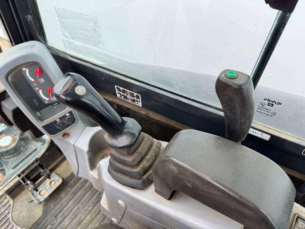 Kubota KX027-4 - Hammer Lines / Quick Coupler Photo 10
