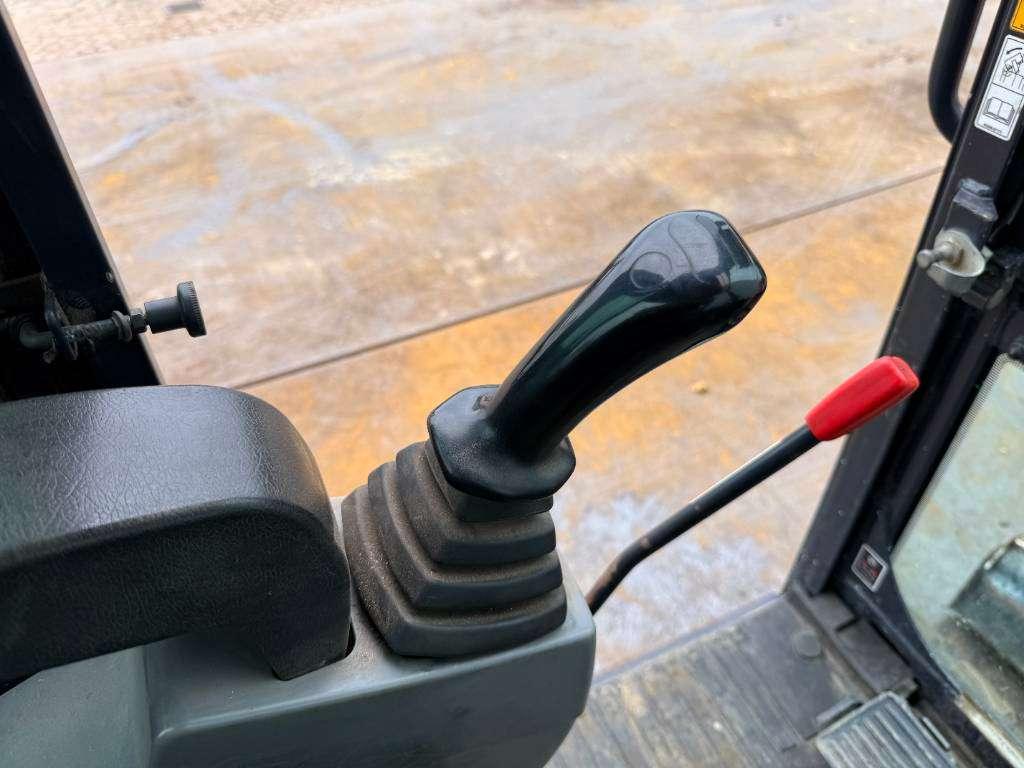 Kubota KX027-4 - Hammer Lines / Quick Coupler Photo 9
