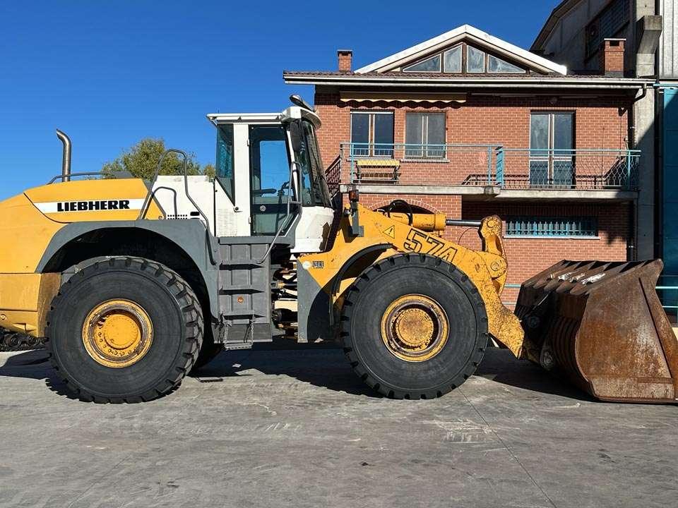 Liebherr L574 Photo 19