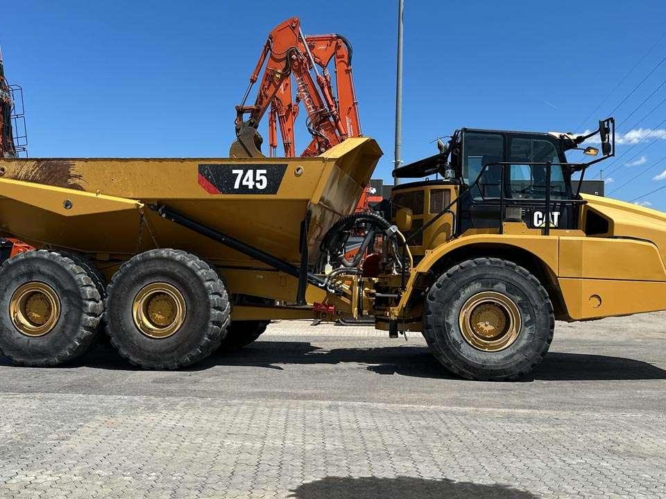 Caterpillar 745C 6X6 Photo 23