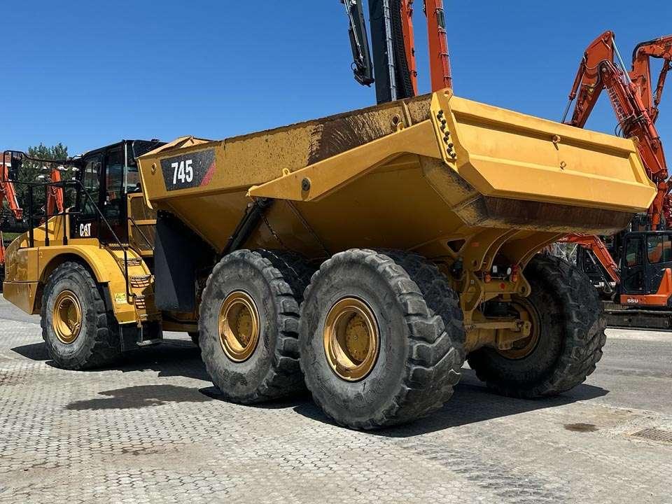 Caterpillar 745C 6X6 Photo 3