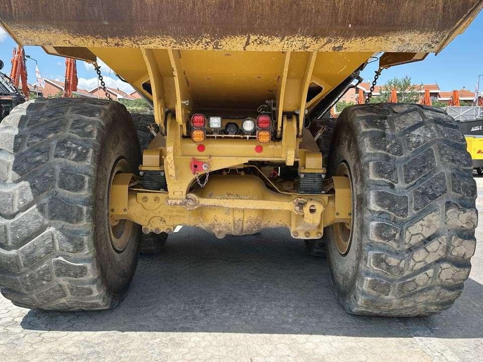 Caterpillar 745C 6X6 Photo 9