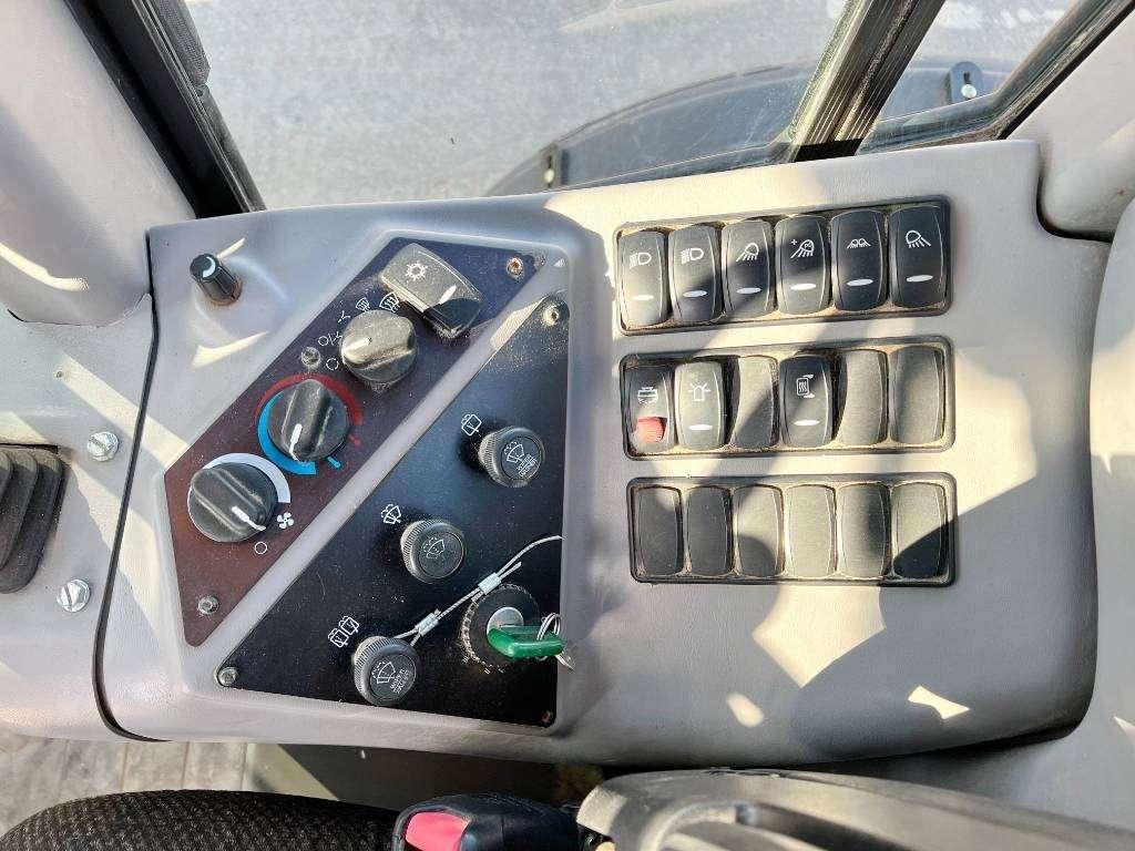 Volvo G946B 6x6 AWD - EPA Certified Photo 10