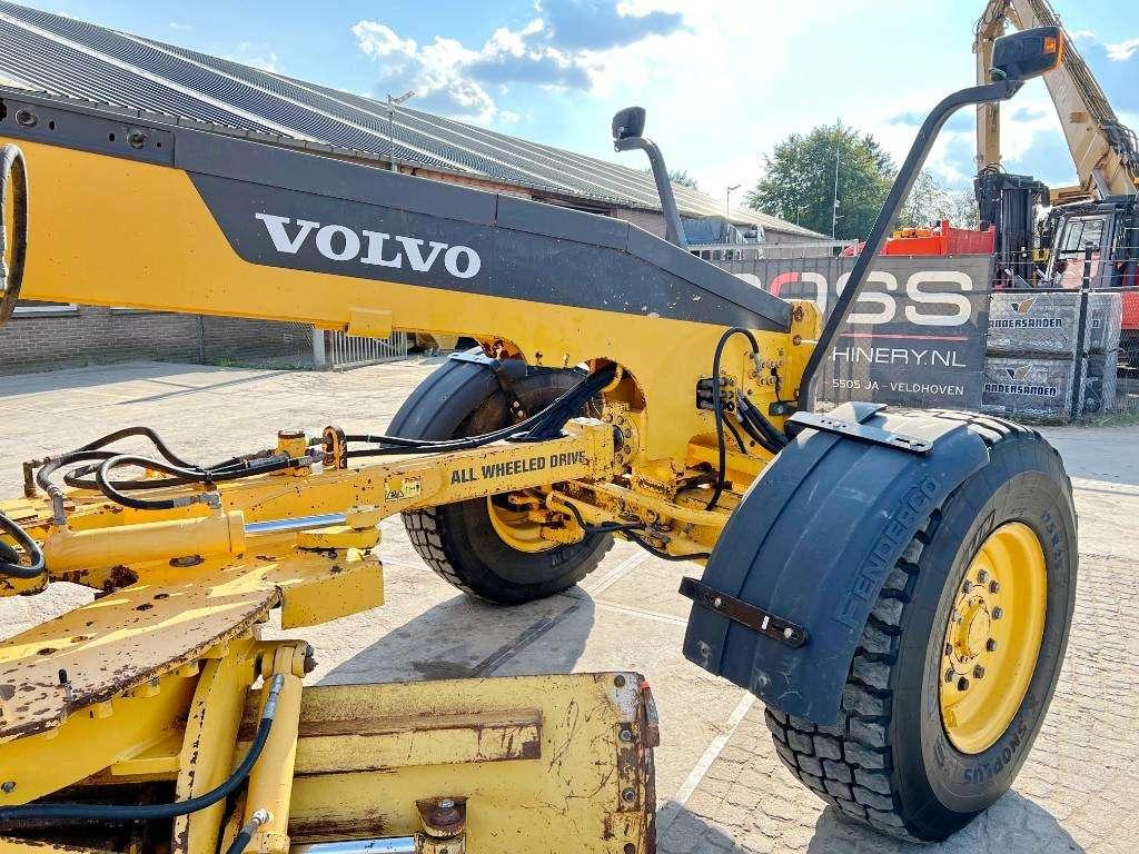Volvo G946B 6x6 AWD - EPA Certified Photo 12