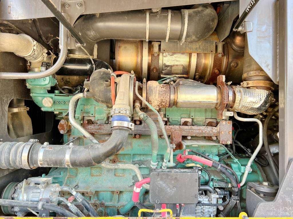 Volvo G946B 6x6 AWD - EPA Certified Photo 17