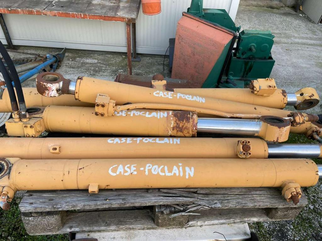 Piston for Case Poclain Photo 1