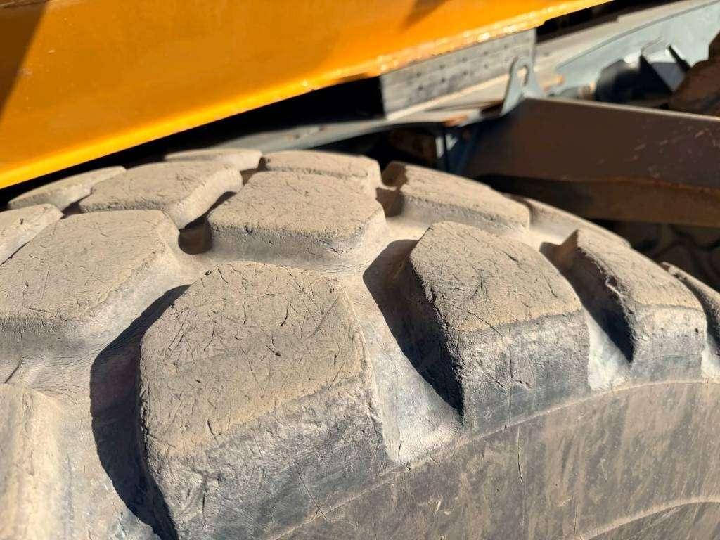 Liebherr TA230 Photo 28