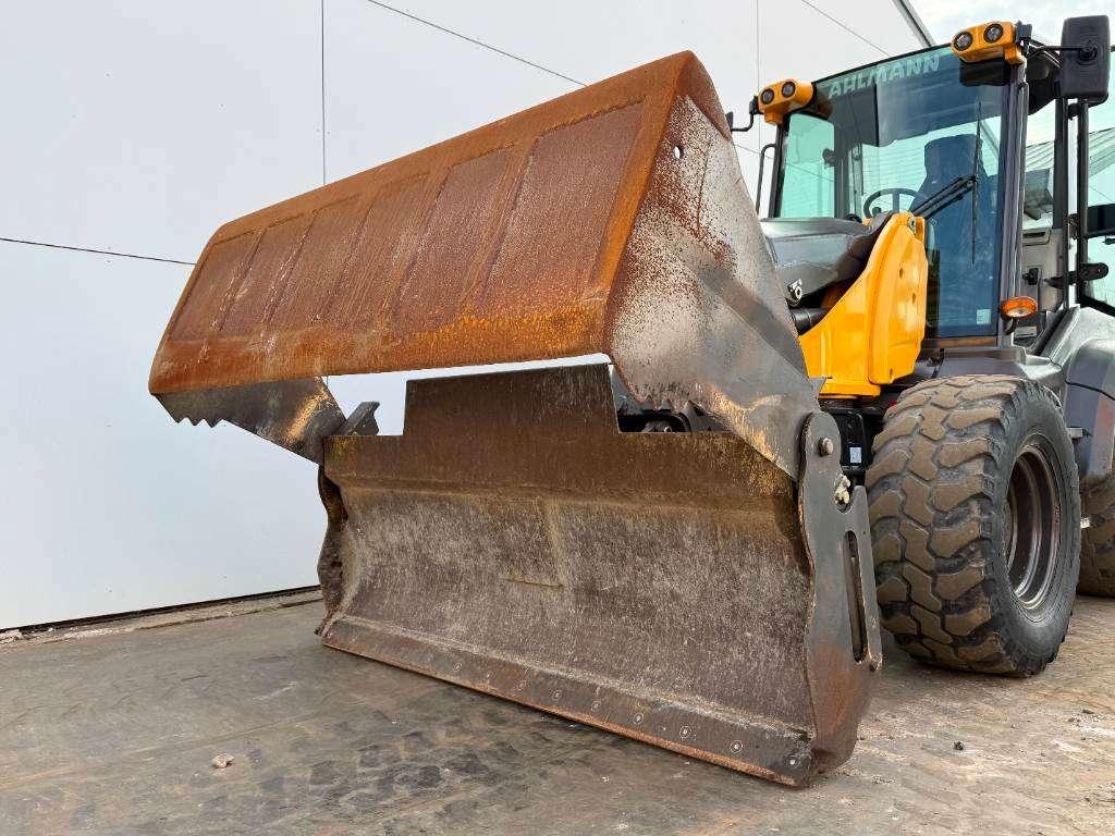 Mecalac AS900 - Bucket + Forks / Mecalac Photo 18