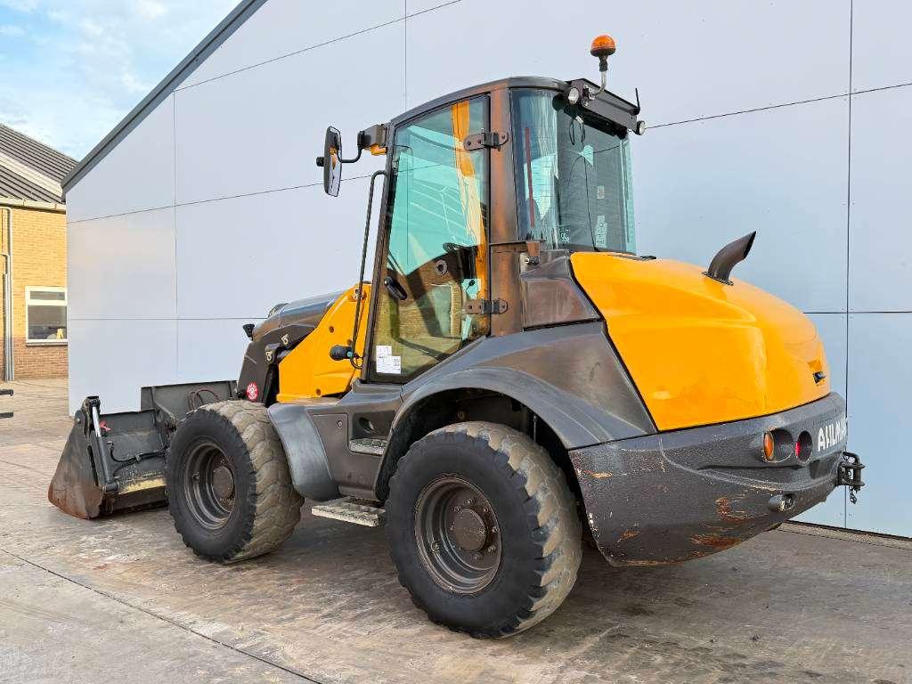 Mecalac AS900 - Bucket + Forks / Mecalac Photo 4