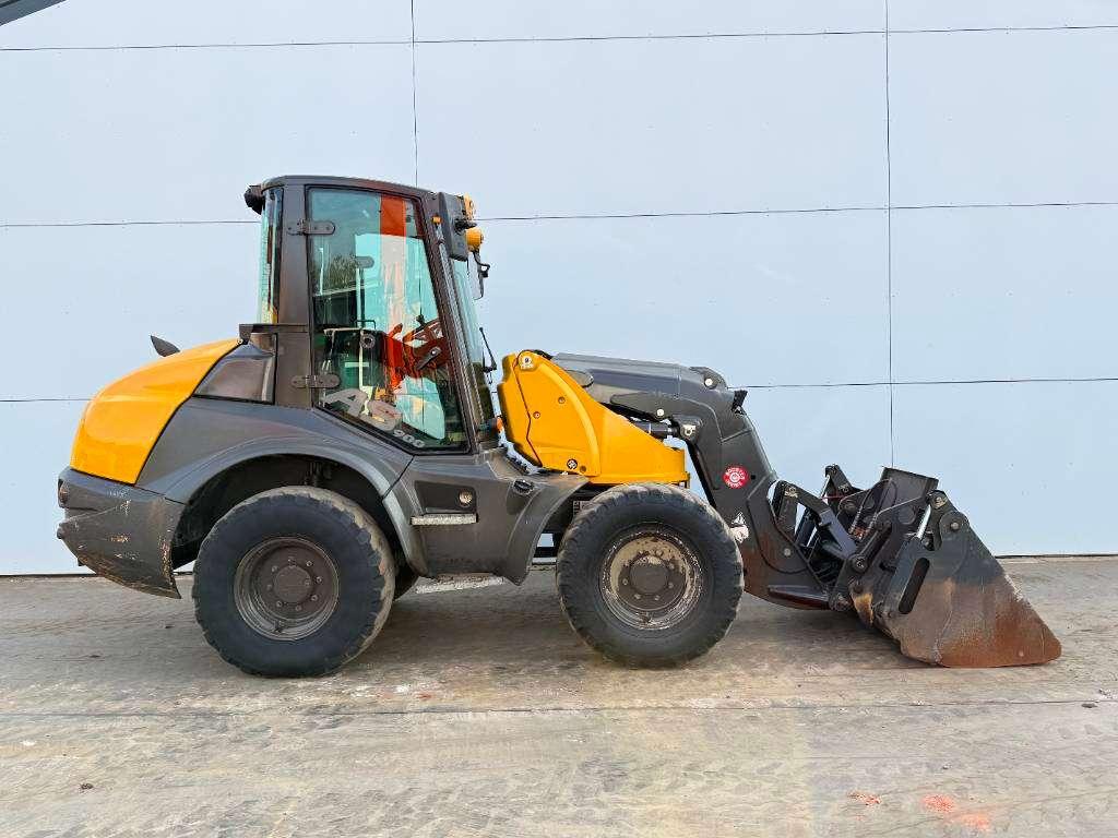 Mecalac AS900 - Bucket + Forks / Mecalac Photo 7