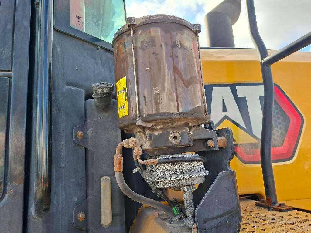 Caterpillar 962M Photo 12
