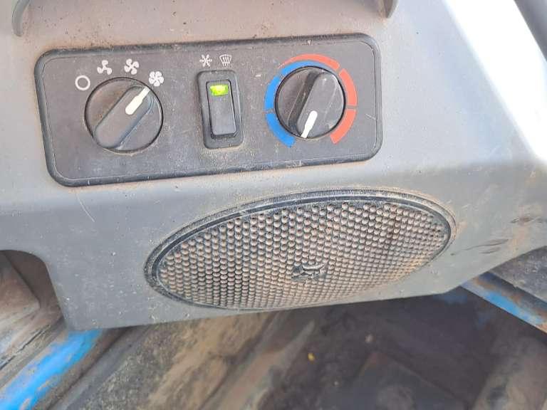 Bobcat T450J Photo 13