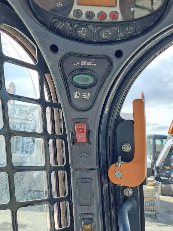 Bobcat T450J Photo 14