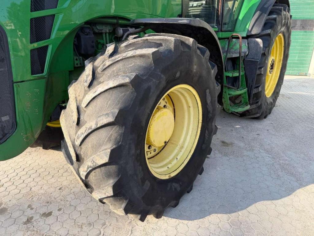 John Deere 8230 PowerShift - NO TLS Photo 9