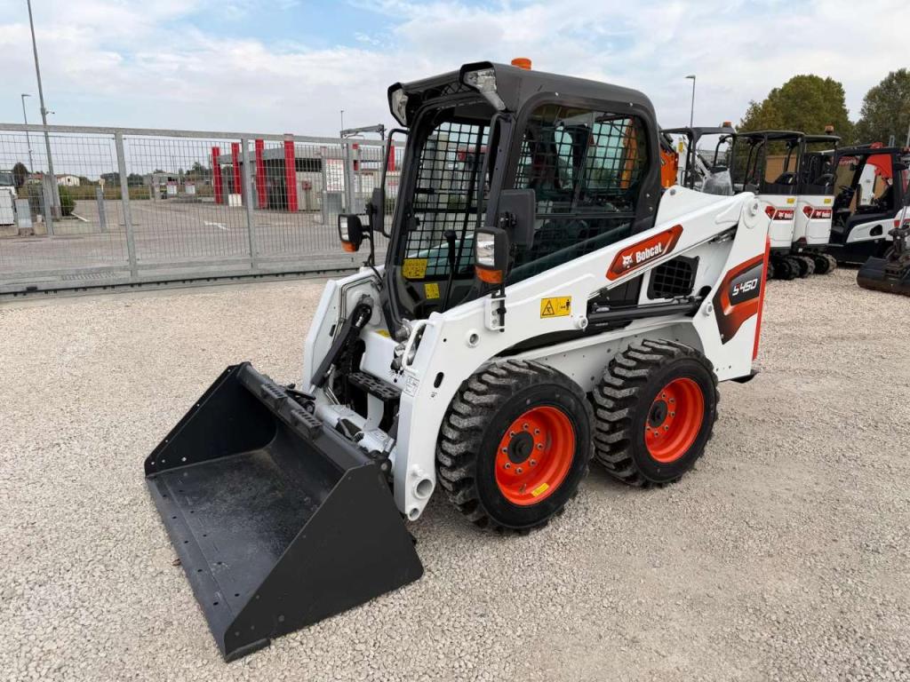 Bobcat S450 Photo 1