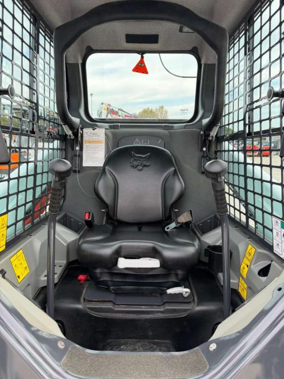 Bobcat S450 Photo 7